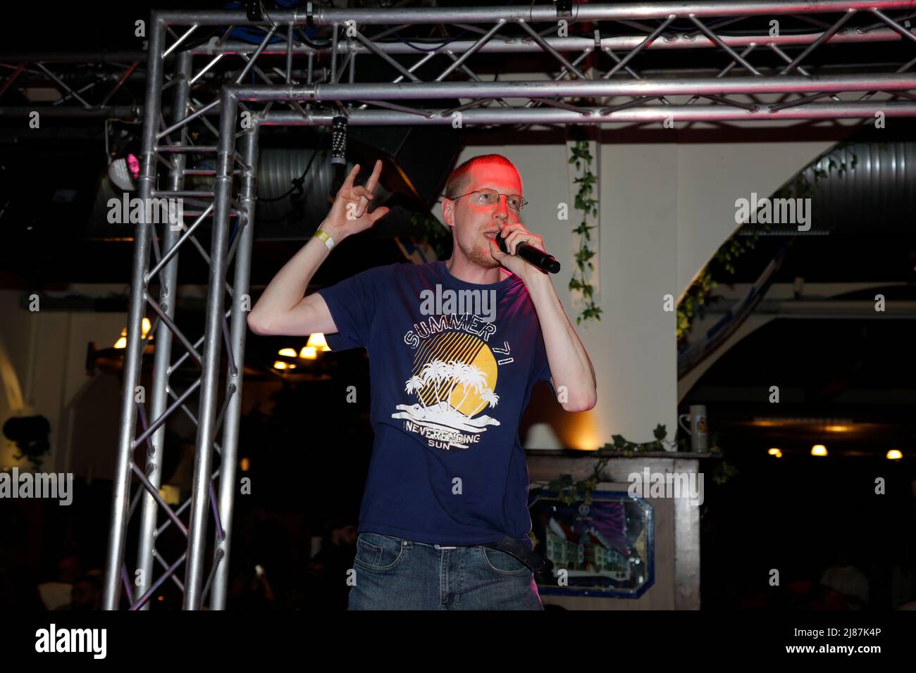 Andreas Gerlich aka Alfi Hartkor bei der Dr. Sindsen Record Release Party 'wollte immer Promi sein' im Hofbräu Wirtshaus Berlin. Berlin, 06.05.2022 Stockfoto