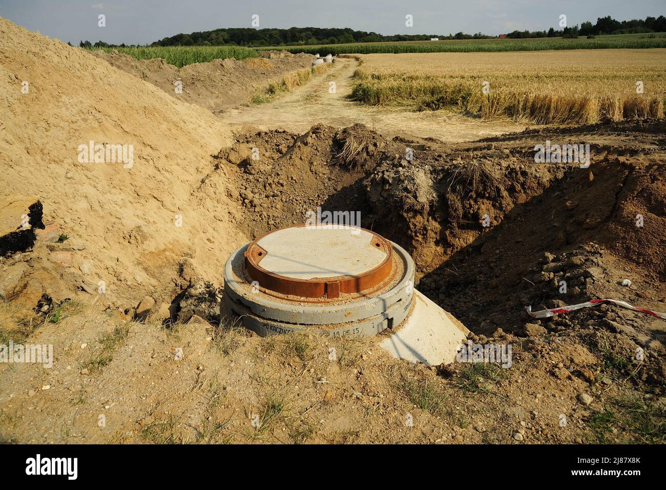 Erde, Erdbau, Bagger, Schaufel, Layer, Ausbau, Bergbau, Schwerindustrie, Arbeit, Job, Gelände, Ausgrabungen, Beladung, Transport, Gewicht, Sicherheit, Stockfoto