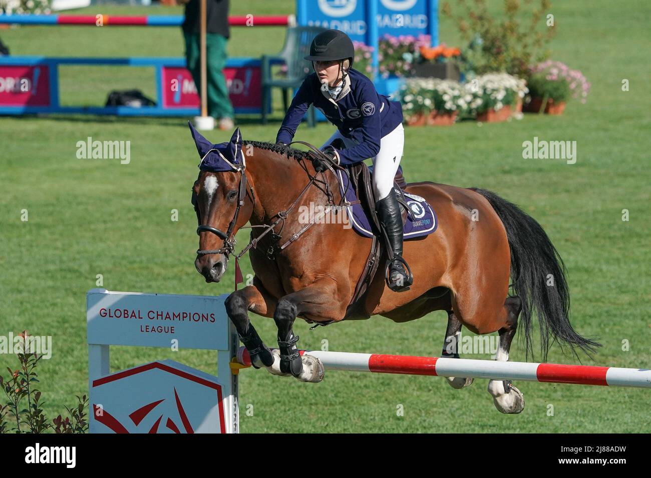 Madrid, Spanien. 11.. Mai 2022. Isabella Russekoff während der Longines CSI 5 Global Champions Tour of Madrid 2022 im Country Club der Villa de Madrid. Reiter und ihre Pferde nehmen am Pokalspringen von Marqués De Vargas Teil, bei dem Pieter Devos als Sieger der Marques De Vargas Trophy hervorging. Kredit: SOPA Images Limited/Alamy Live Nachrichten Stockfoto