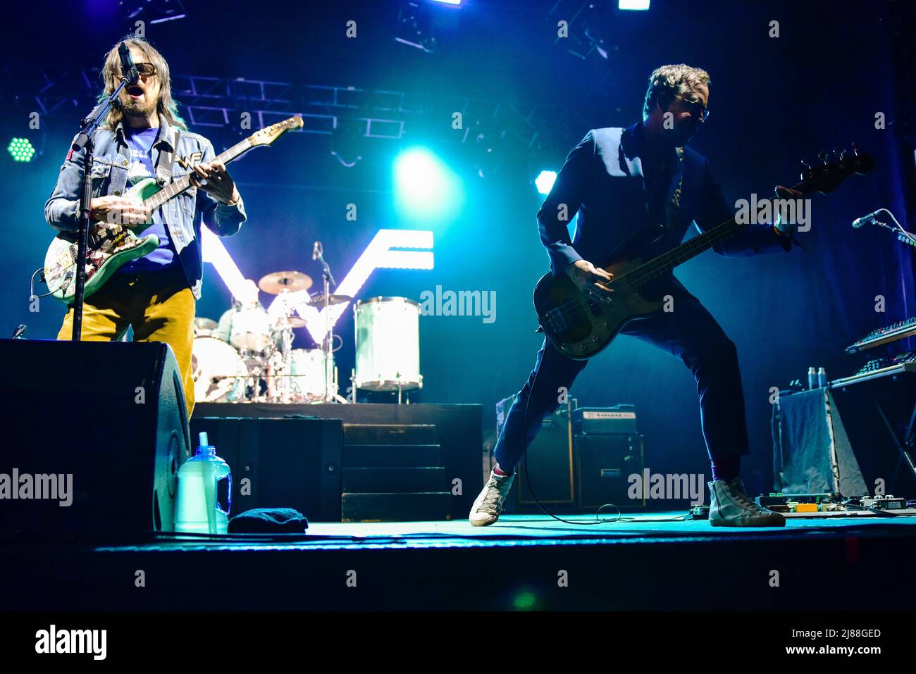 Redondo Beach, Kalifornien, USA. 13.. Mai 2022. Die Band Weezer am Bühnentag 1 des BEACHLIFE Festivals . Kredit: Ken Howard - Alamy Live Nachrichten Stockfoto