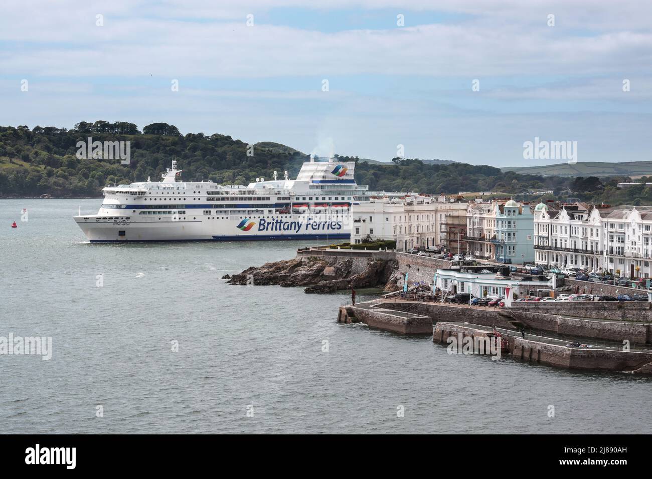 Brittany Ferries Schiff, Pont Aven verlässt Millbay Docks, Plymouth. Zu den regelmäßigen Verbindungen gehören Plymouth nach Santander und Plymouth nach Roscoff. Es auch Stockfoto