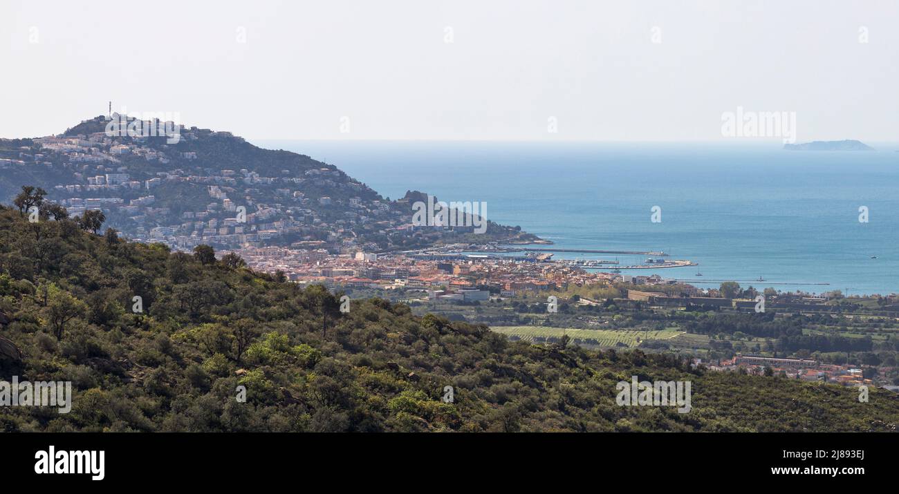 Blick auf das Dorf Roses in Alt Emporda, Katalonien Stockfoto