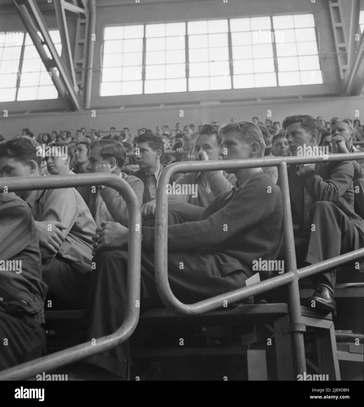 Publikum der Studenten hört sich die Rede von General Smedley Butler zum Friedenstag an. Berkeley, Kalifornien, University of California. Stockfoto