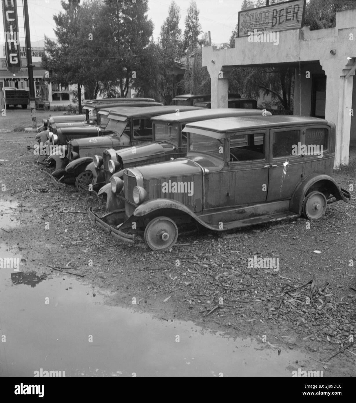 Straßenrand Gebrauchtwagen Display auf State Highway 17, in der Saison, wenn Migranten kommen in die Region für Erbsen-Kommissionierung. Santa Clara County, Kalifornien. Stockfoto