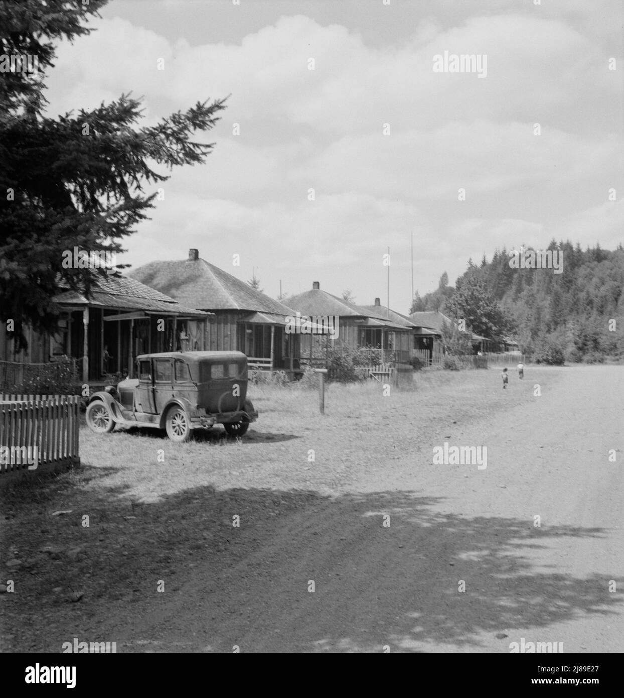 [Ohne Titel, möglicherweise verwandt mit: WESTERN Washington, Grays Harbor County, Malone, Washington. Firmenhäuser der geschlossenen Mühle, heute hauptsächlich von Arbeitern der Works Projects Administration (WPA) besetzt. Stockfoto