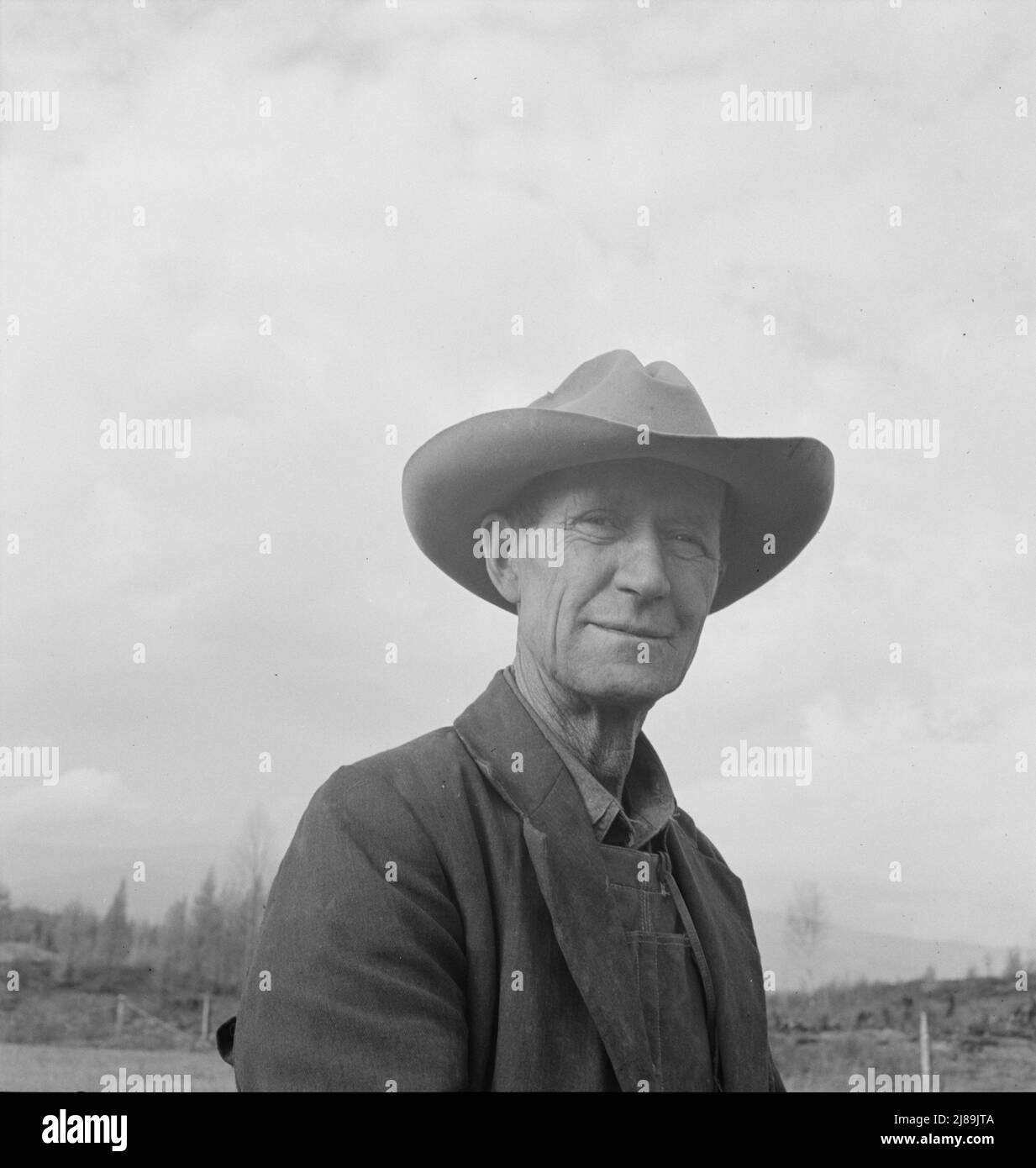 Landwirt aus Nebraska entwickelt jetzt einen 80 Hektar großen Stumpfarm. Bonner County, Idaho. Stockfoto