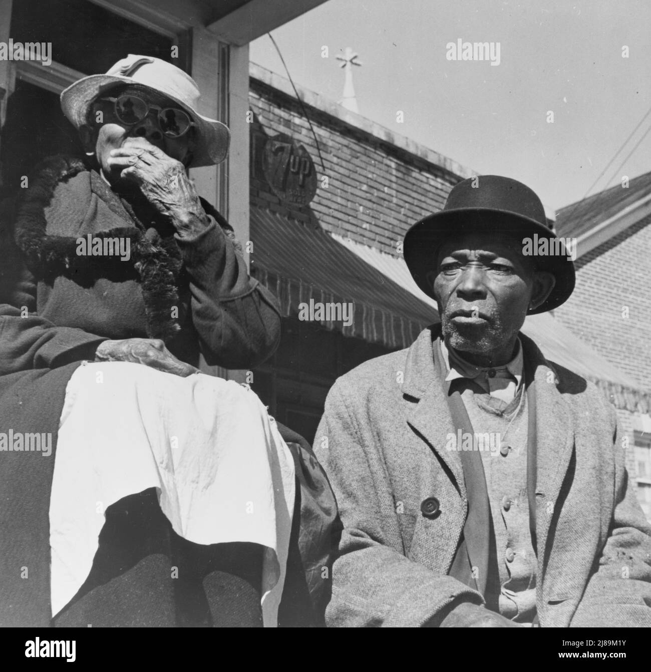 Daytonas Beach, Florida. Alte Freunde sitzen auf der Veranda. Stockfoto