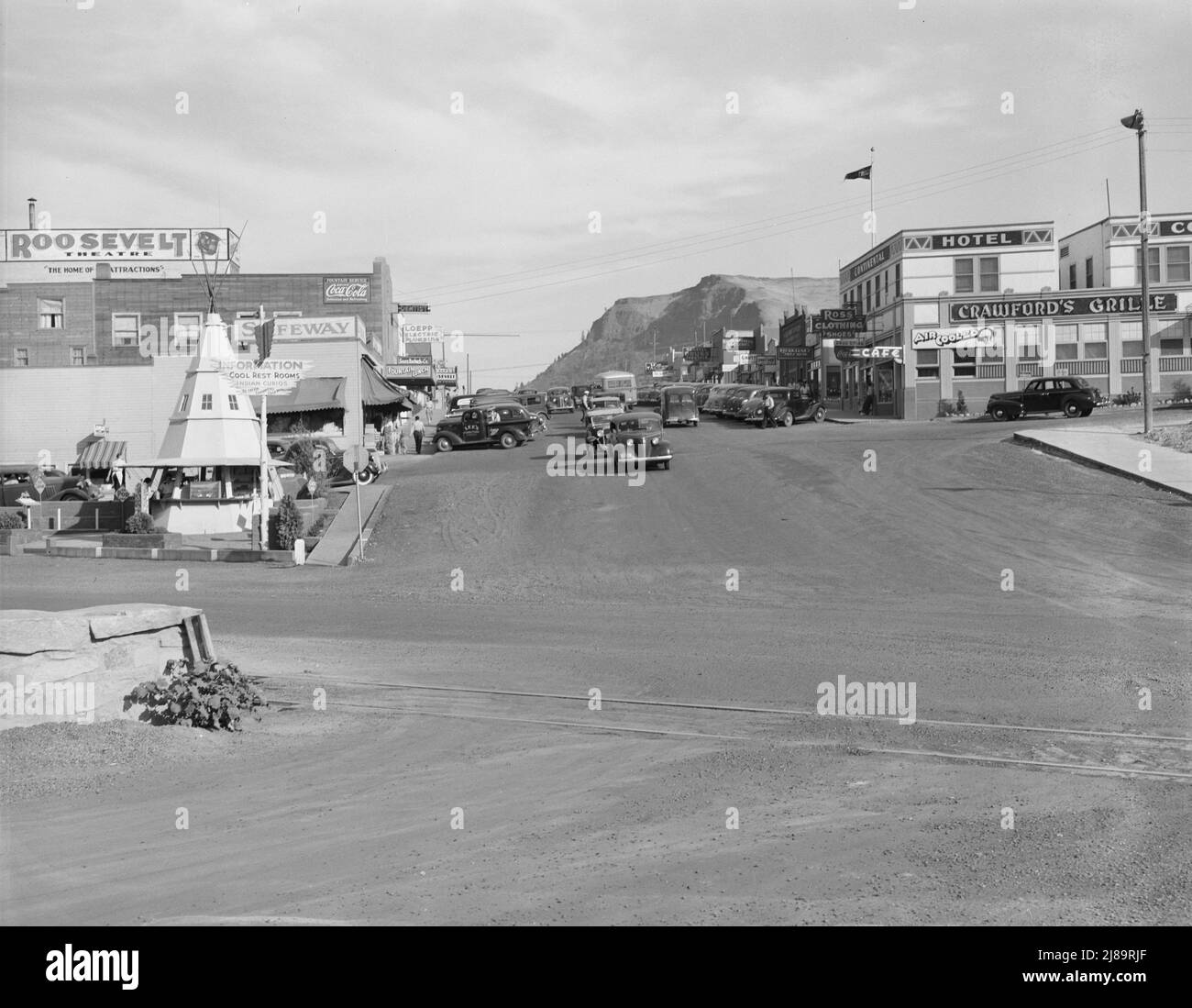 Nähert sich der Hauptstraße der Baustadt Boom, etwa vier Jahre alt. Direkt vom Highway aus. Washington, Coulee City, Grant County. Stockfoto