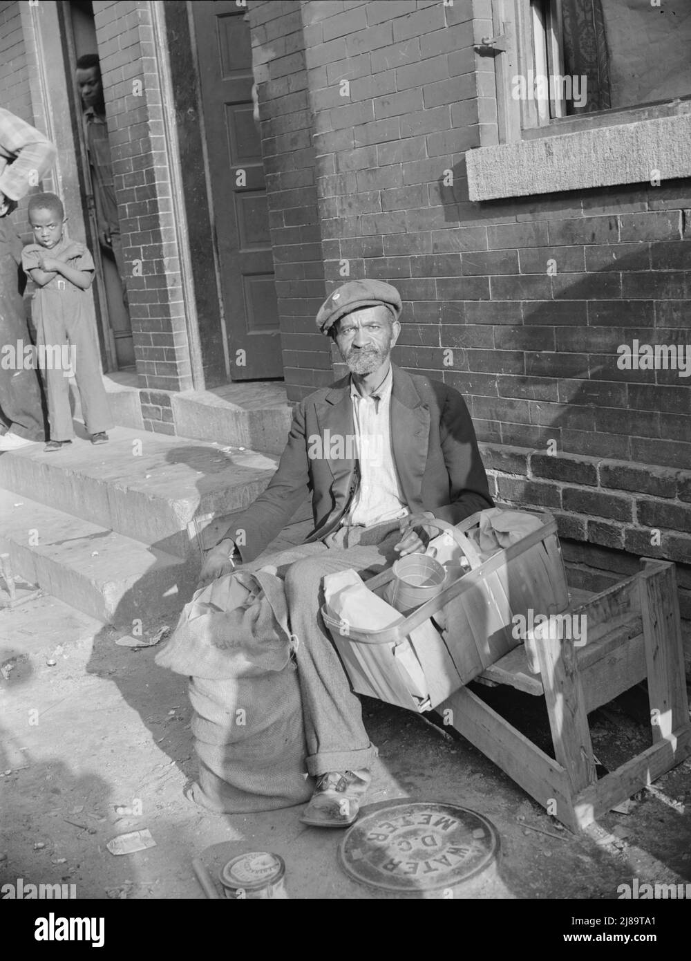 Washington, D.C. ein alter Erdnussverkäufer an der Seaton Road. Stockfoto