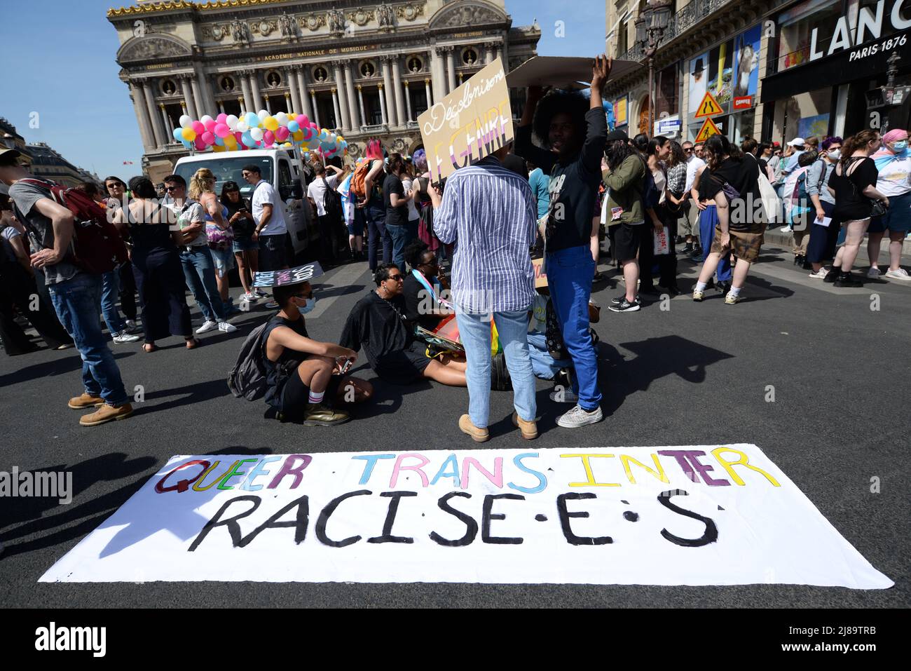 Trans- und intersexuelle Menschen marschierten in Paris gegen Gewalt und administrative Barrieren sowie gegen Marginalisierung, Schulabbruch und Verarmung Stockfoto