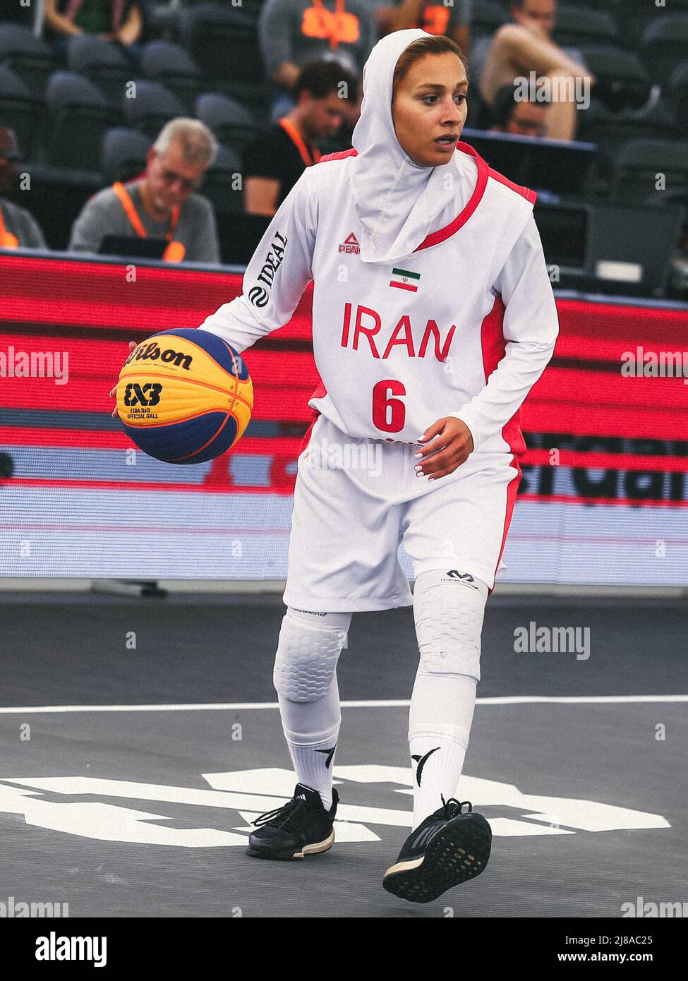 Amsterdam, Niederlande, 18. Juni 2019: Der iranische Basketballspieler Saiedeh Elli im Einsatz während der FIBA Basketball 3x3 Weltmeisterschaft Stockfoto