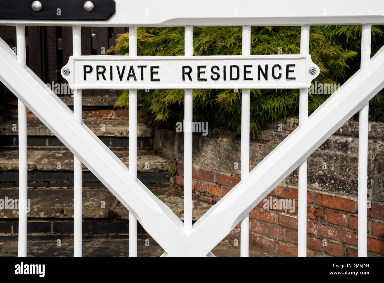 Private Residence Schild an einem Tor. Stockfoto