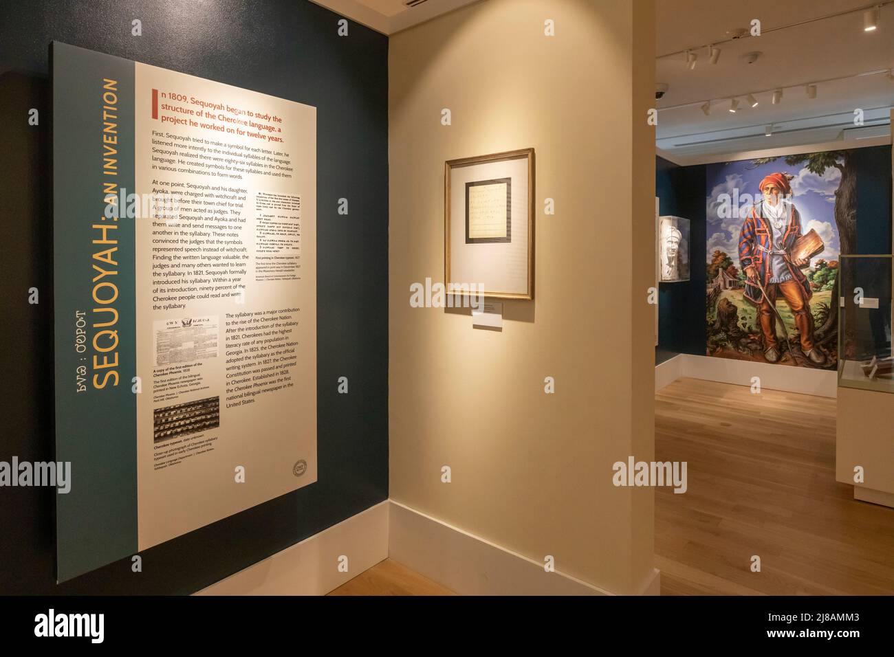 Tahlequah, Oklahoma - Das Cherokee National History Museum. Das Museum zeigt Sequoyah, der Anfang 1800s den Cherokee-Lehrplan, ma, erfand Stockfoto