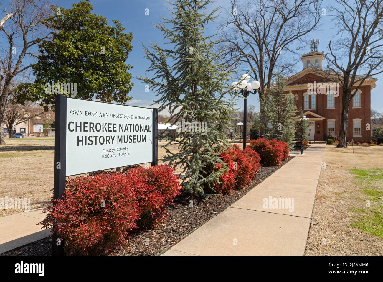 Tahlequah, Oklahoma - Das Cherokee National History Museum. Mitglieder der Cherokee Nation wurden gewaltsam aus südöstlichen Staaten nach Oklahoma gebracht Stockfoto