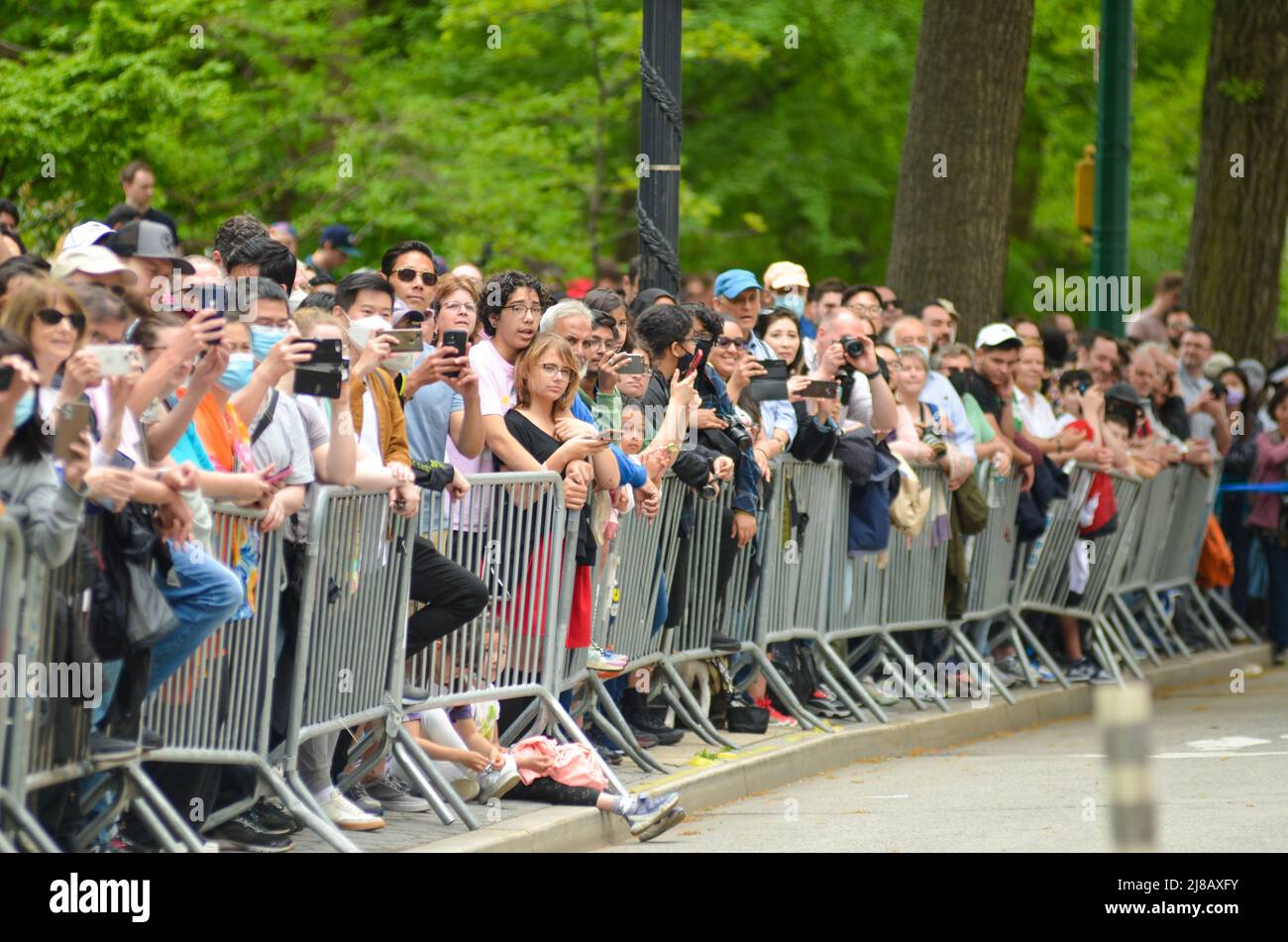 Am 14. Mai 2022 versammelten sich die Zuschauer im Central Park West, New York City, um die jährliche Parade zum Japanischen Tag zu feiern. Stockfoto