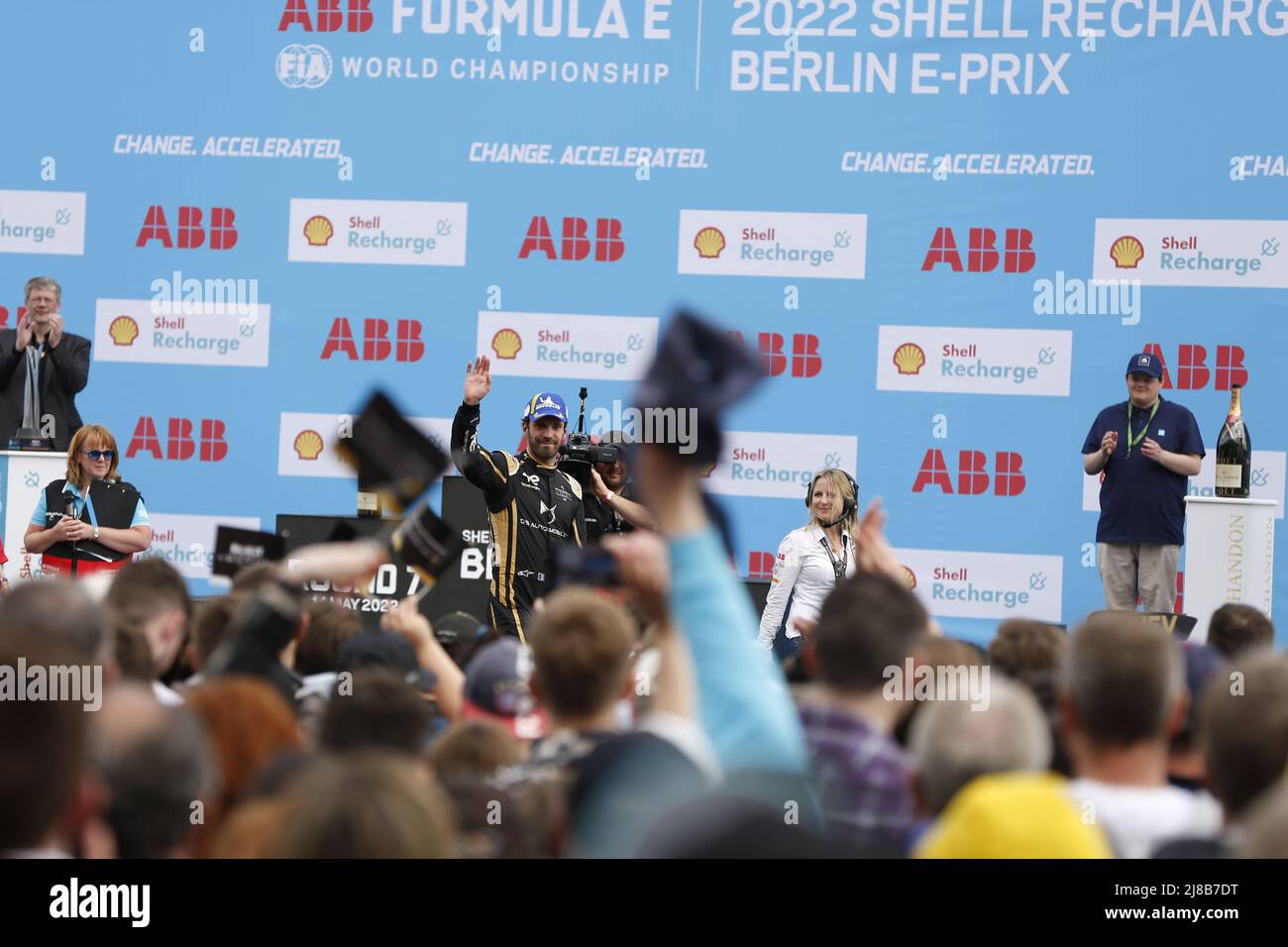 14. Mai 2022, Berlin, Tempelhofer Damm, 12101 Berlin, Deutschland: Edoardo Mortara gewann das erste Rennen in Berlin-Tempelhof und feierte damit den vierten Sieg seiner Karriere. Jean-Eric Vergne wurde Zweiter und Stoffel Vandoorne Dritter. (Bild: © Simone Kuhlmey/Pacific Press via ZUMA Press Wire) Stockfoto