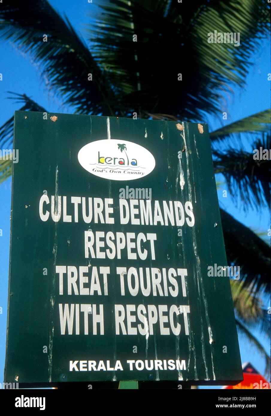 Tourismusmitteilung, in der die Einheimischen den Respekt für die Besucher erbitten, Staat Kerala Stockfoto