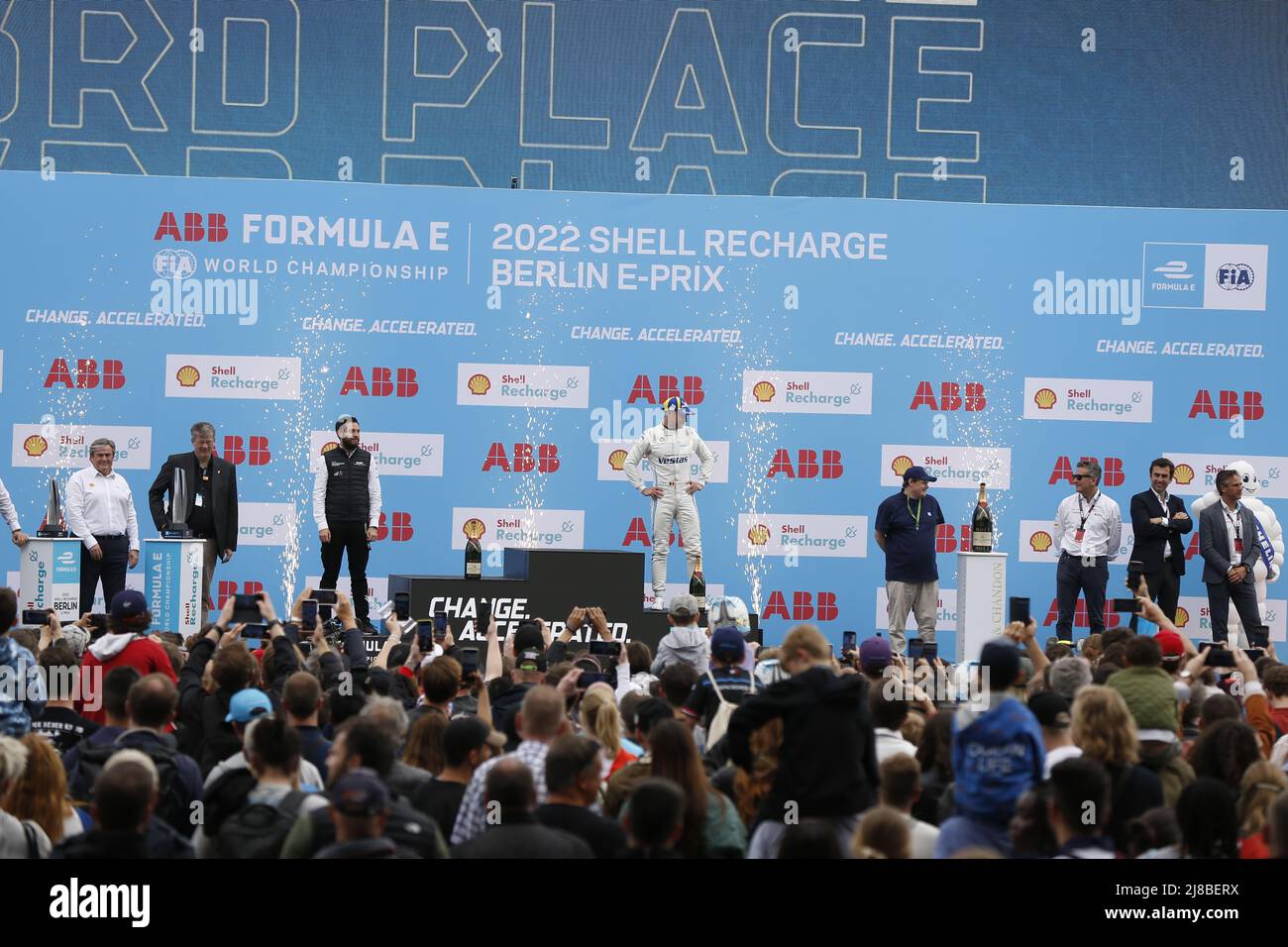 Edoardo Mortara gewann das erste Rennen in Berlin-Tempelhof und feierte damit den vierten Sieg seiner Karriere. Jean-Eric Vergne wurde Zweiter und Stoffel Vandoorne Dritter. (Foto von Simone Kuhlmey/Pacific Press/Sipa USA) Stockfoto