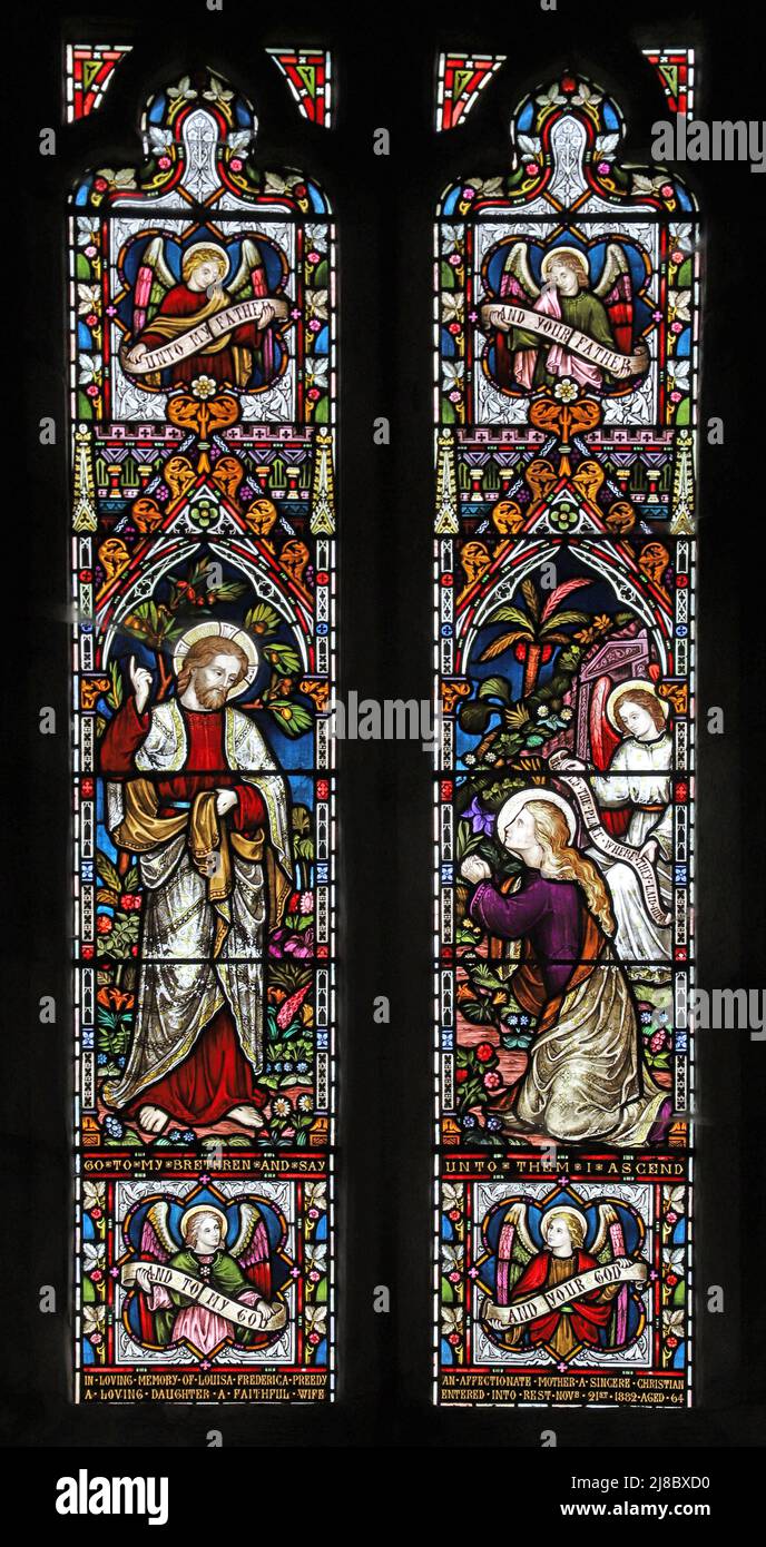 Ein Buntglasfenster von Frederick Preedy, das das Aussehen von Maria Magdalena, Fladbury Church, Worcestershire, darstellt Stockfoto