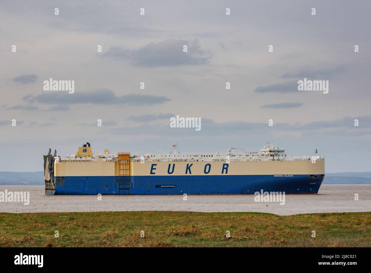 RoRo in Richtung Docks Stockfoto