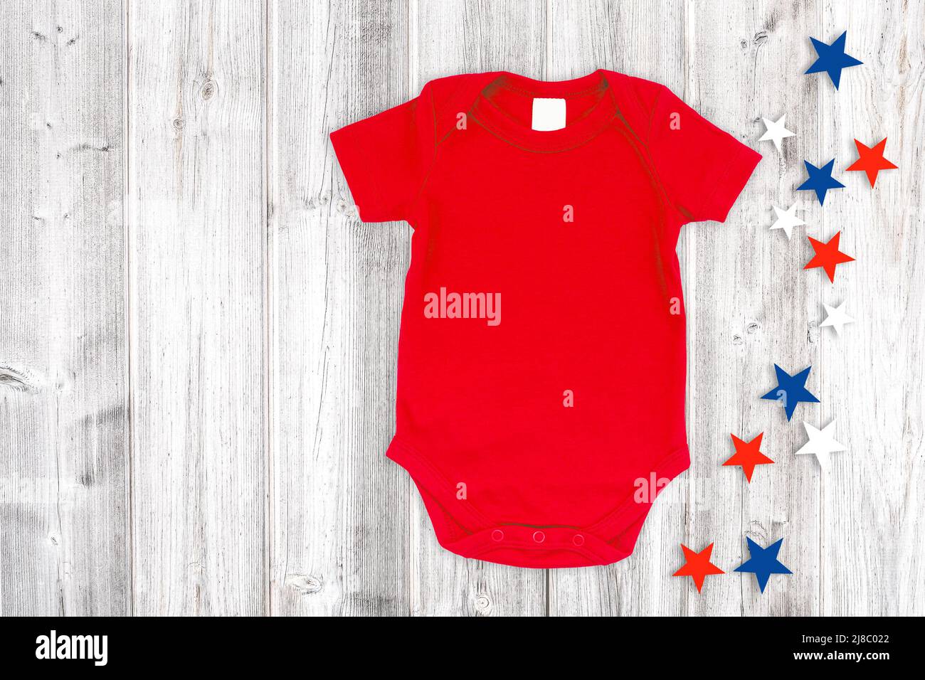Baby Bodys Rot Weiß Blau Patriotic Flat Lay Mockup Stockfoto