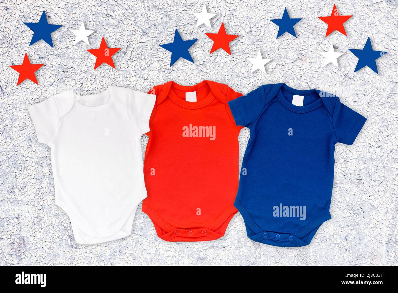 Drei Babybodysuits Rot Weiß Blau Patriotic Flat Lay Mockup Stockfoto
