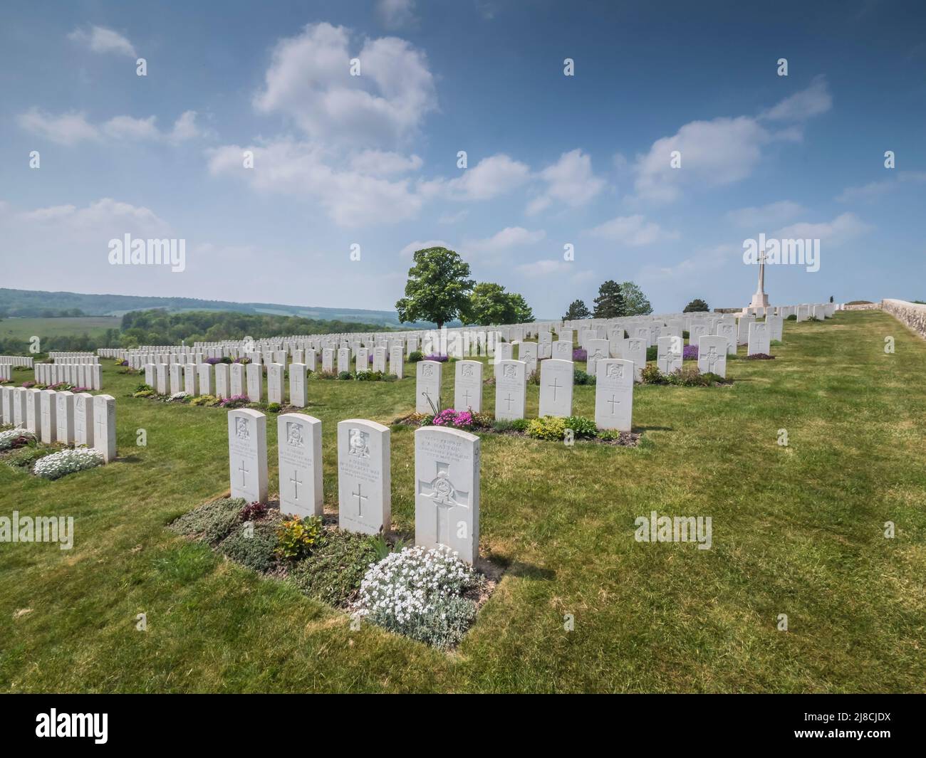 Das Bild zeigt den britischen Friedhof Marfaux aus dem 1. Weltkrieg in der Nähe von Marfaux. Der Friedhof ist von Soldaten, die bei der Marne-Offensive vom Juli 1918 ums Leben kamen Stockfoto