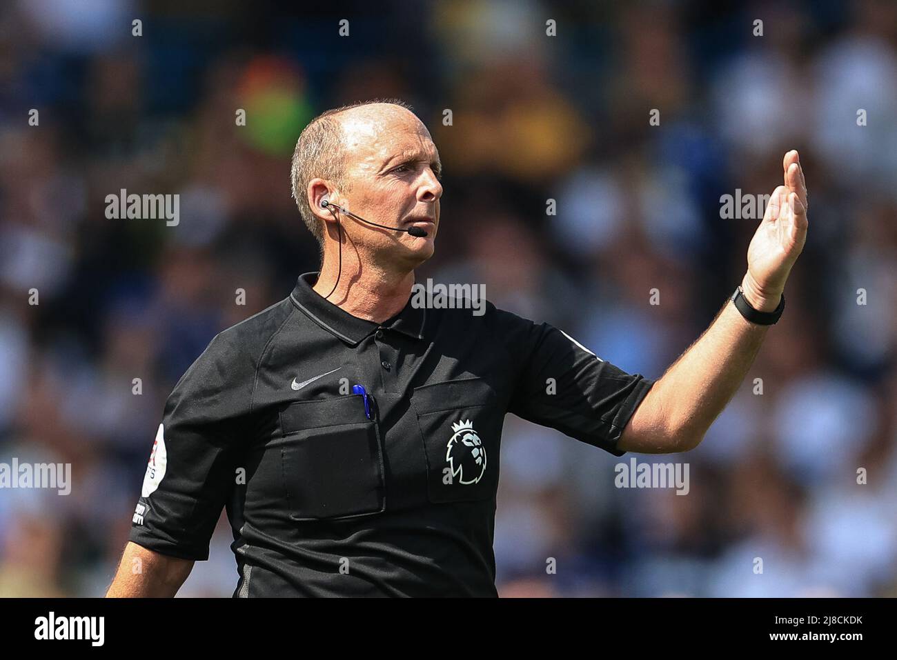 Schiedsrichter Mike Dean während des Spiels in Leeds, Vereinigtes Königreich am 5/15/2022. (Foto von Mark Cosgrove/News Images/Sipa USA) Stockfoto