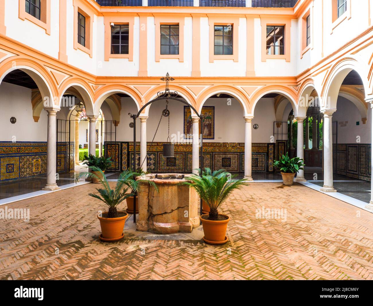 Innenhof im Museum der Schönen Künste von Sevilla - Spanien Stockfoto
