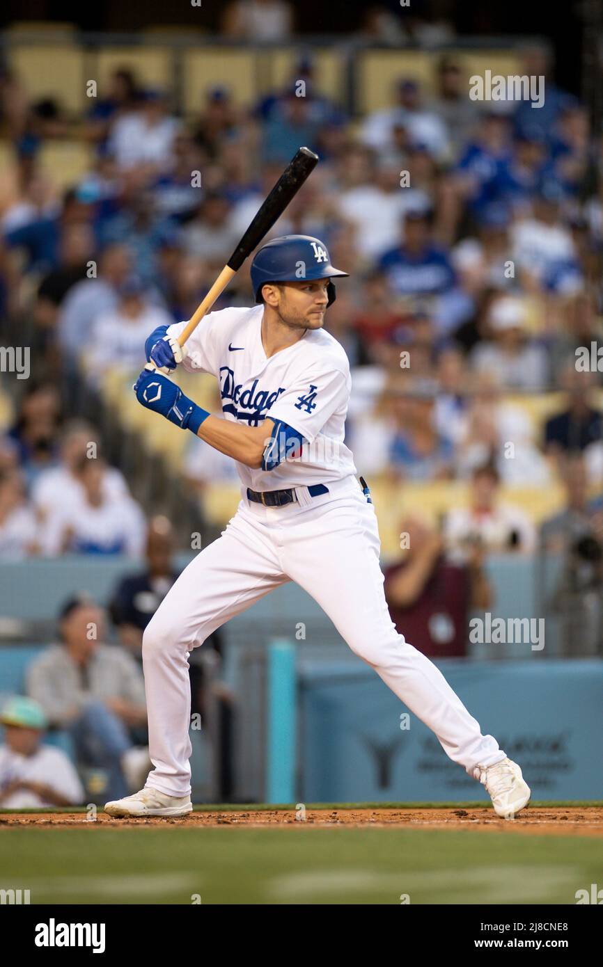 Los Angeles Dodgers Shortstop Trea Turner (6) wartet auf den Platz während eines MLB-Spiels in der regulären Saison gegen die Los Angeles Dodgers, Freitag, 13. Mai 20 Stockfoto