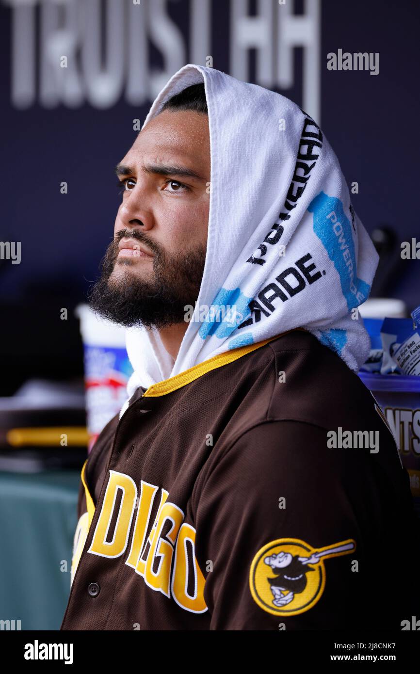 ATLANTA, GA – 14. MAI: San Diego Padres Starthörer Sean Manaea (55) sieht sich während eines MLB-Spiels gegen die Atlanta Braves im Truist Park am 14. Mai 2022 in Atlanta, Georgia, an. (Foto: Joe Robbins/Image of Sport) Stockfoto