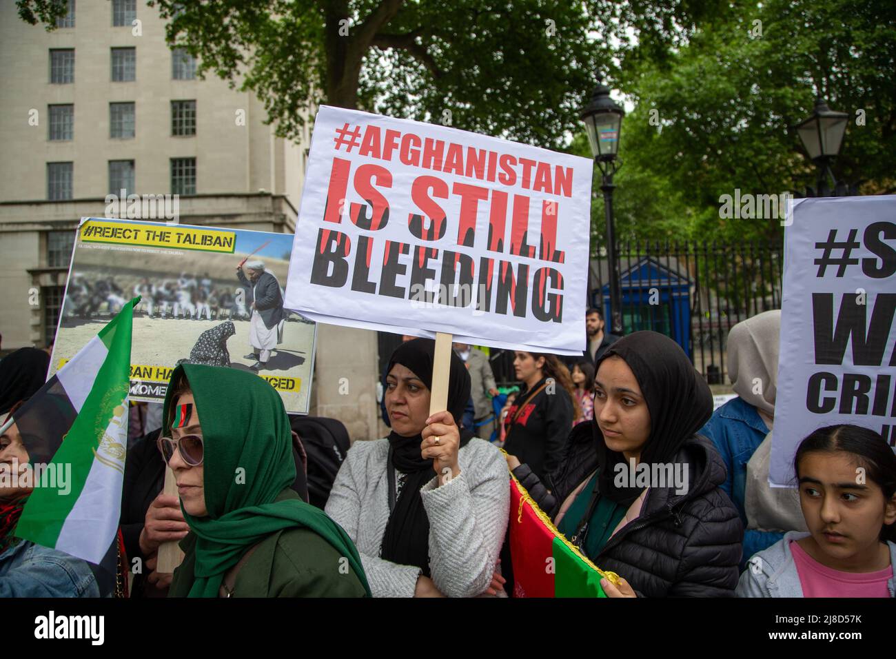 15. Mai 2022, London, England, Vereinigtes Königreich: Afghanische Demonstranten führen vor der Downing Street eine Anti-Taliban-Demonstration durch. (Bild: © Tayfun Salci/ZUMA Press Wire) Stockfoto