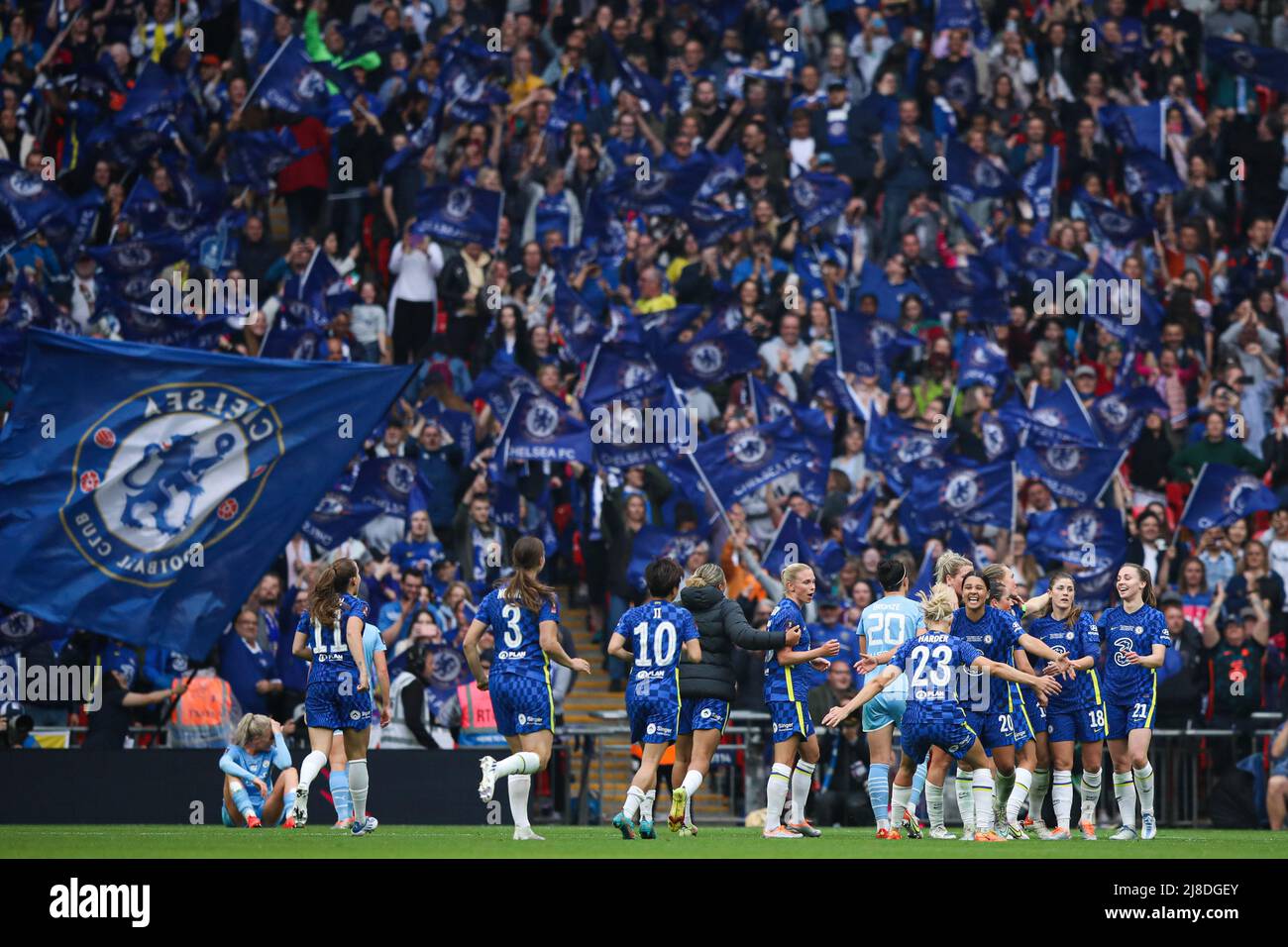 London, England, 15.. Mai 2022. Chelsea feiert ihren Sieg in Vollzeit während des FA-Cup-Spiels der Frauen im Wembley Stadium, London. Bildnachweis sollte lauten: Isaac Parkin / Sportimage Stockfoto