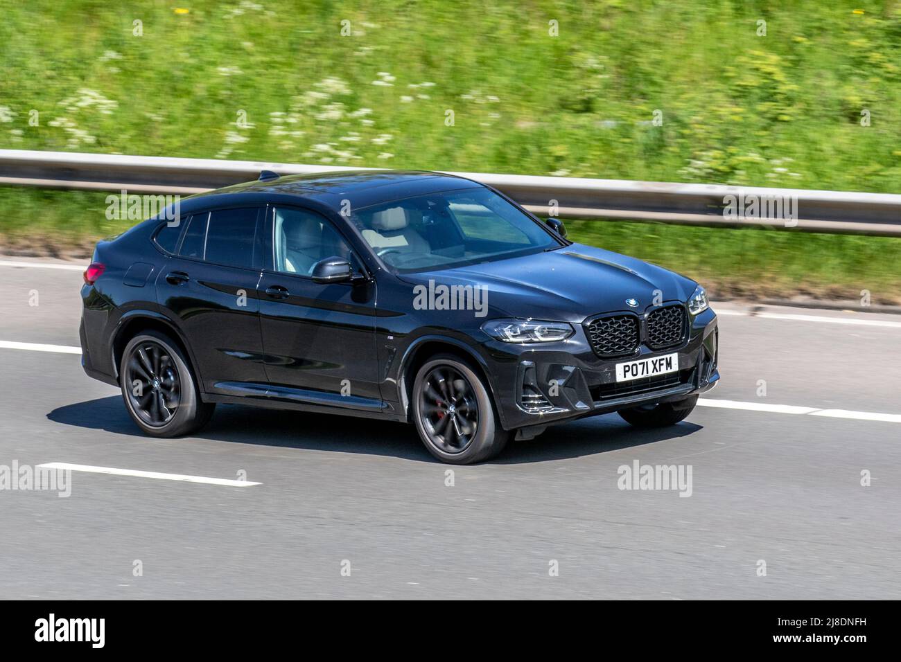 2021 schwarzer BMW X4 xDrive20d M SPORT MHEV AUTO 5200 MSPORT TOURING, Step Auto Start, Coupe Electric Diesel 1995cc Stockfoto