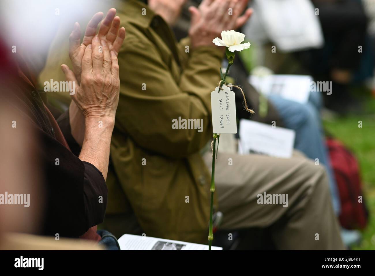 London, Großbritannien. 15.. Mai 2022. . 15.. Mai 2022. Jedes Jahr am 15.. Mai erinnern wir uns an Kriegsdienstverweigerer aus Vergangenheit und Gegenwart. Auf der ganzen Welt werden viele Menschen inhaftiert oder gezwungen, aus ihren Heimatländern zu fliehen, weil sie sich geweigert haben, der „CO-Day National Ceremony“ der Streitkräfte am Tavistock Square, London, Großbritannien, beizutreten. - 15. Mai 2022. Kredit: Picture Capital/Alamy Live Nachrichten Kredit: Picture Capital/Alamy Live Nachrichten Stockfoto