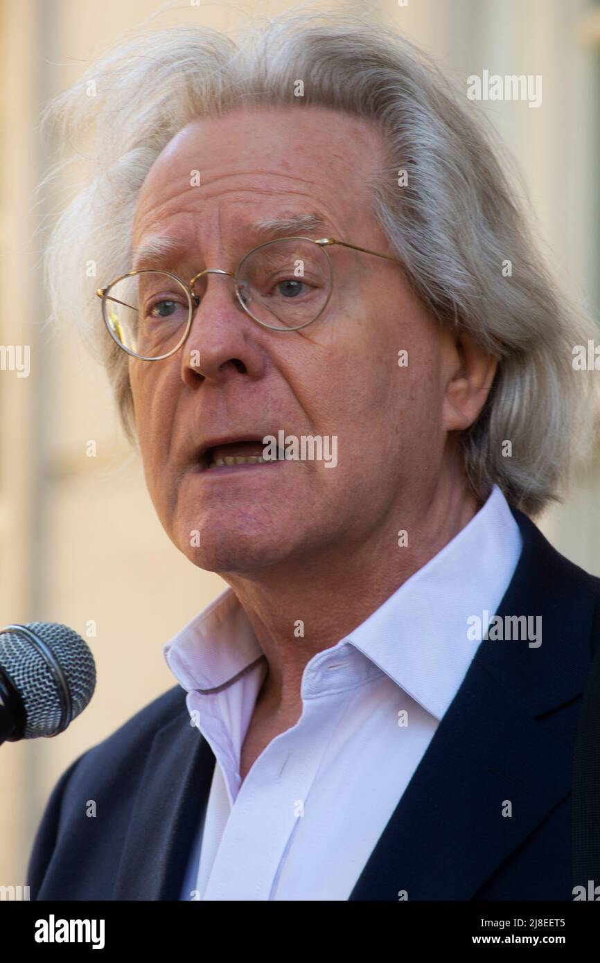 8. Mai 2022 - London - A C Greyling spricht vor dem Europahaus, 32 Smith Square, London SW1P 3EU am Europatag 2022. Stockfoto