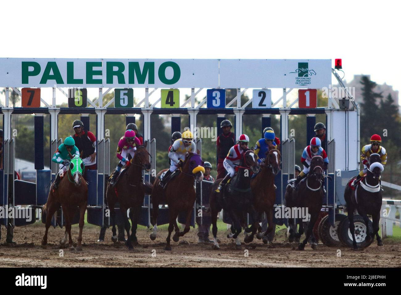 BUENOS AIRES: 13.05.2022 Pferderennen auf dem Hippodrom von Palermo, eröffnet 1876 und immer noch aktiv mit mehr als 10 Rennen pro Tag Stockfoto