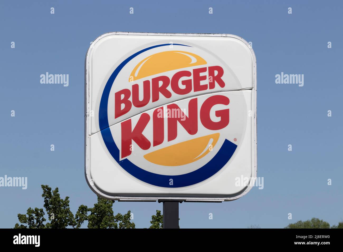Kendallville - ca. Mai 2022: Burger King Fast Food Restaurant. Burger King ist eine Tochtergesellschaft von Restaurant Brands International. Stockfoto