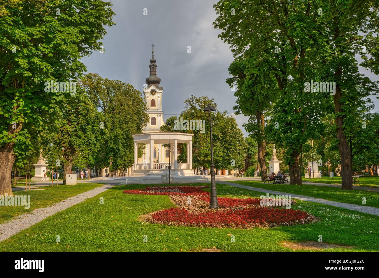 Bjelovar Kathedrale von Teresa von Avila Blick vom zentralen Park Stockfoto