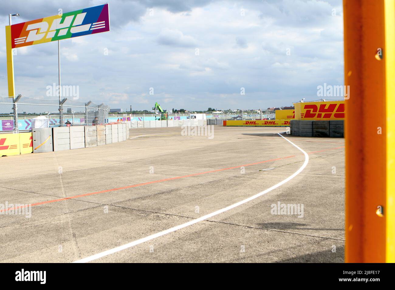 13. Mai 2022, Berlin, Tempelhofer Damm, 12101 Berlin, Deutschland: Berlin: Die Formel-E-Weltmeisterschaft startet am Tempelhofer Flugfeld. 22 Piloten kämpfen um zwei Etappensiege. (Bild: © Simone Kuhlmey/Pacific Press via ZUMA Press Wire) Stockfoto