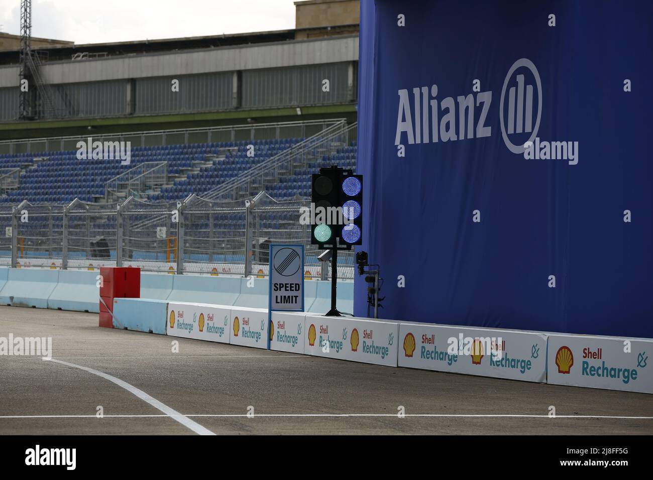 13. Mai 2022, Berlin, Tempelhofer Damm, 12101 Berlin, Deutschland: Berlin: Die Formel-E-Weltmeisterschaft startet am Tempelhofer Flugfeld. 22 Piloten kämpfen um zwei Etappensiege. (Bild: © Simone Kuhlmey/Pacific Press via ZUMA Press Wire) Stockfoto