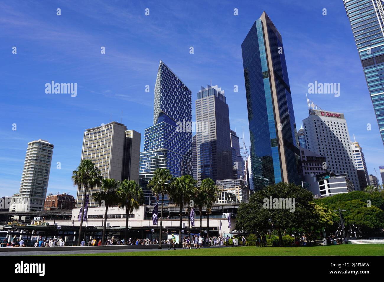 Wolkenkratzer am Circular Quay an einem sonnigen Herbsttag Stockfoto