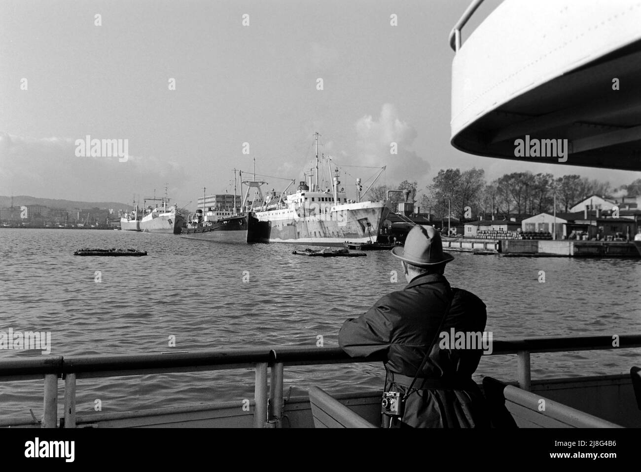 Im Hafen von Gdingen, Woiwodschaft Pommern, 1967. Hafen Gdynia, Woiwodschaft Pommern, 1967. Stockfoto