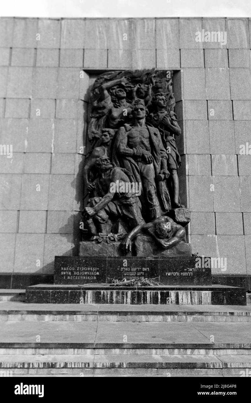 Denkmal für den Kriegsaufstand im Ghetto, Woiwodschaft Masowien, 1967. Denkmal des Aufstands des Warschauer Ghettos, Vovoidschiff Masowia, 1967. Stockfoto