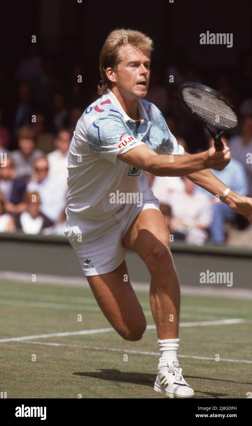 Stefan Edberg im Verfahren am 1. Gericht in Wimbledon, 1990. Foto von Tony Henshaw Stockfoto