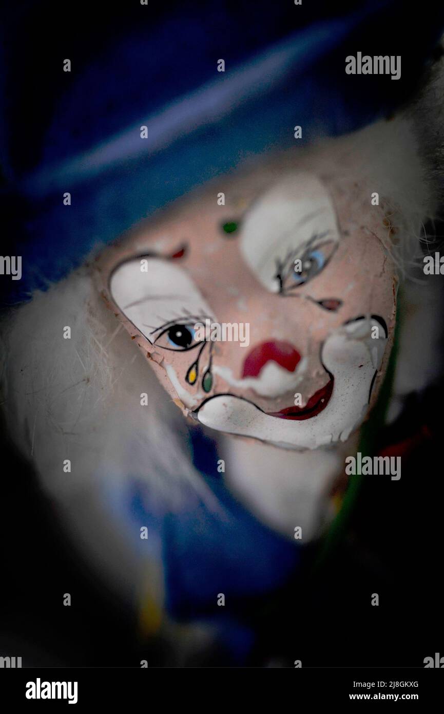 Weinender Clown Puppen Kopf Stockfoto