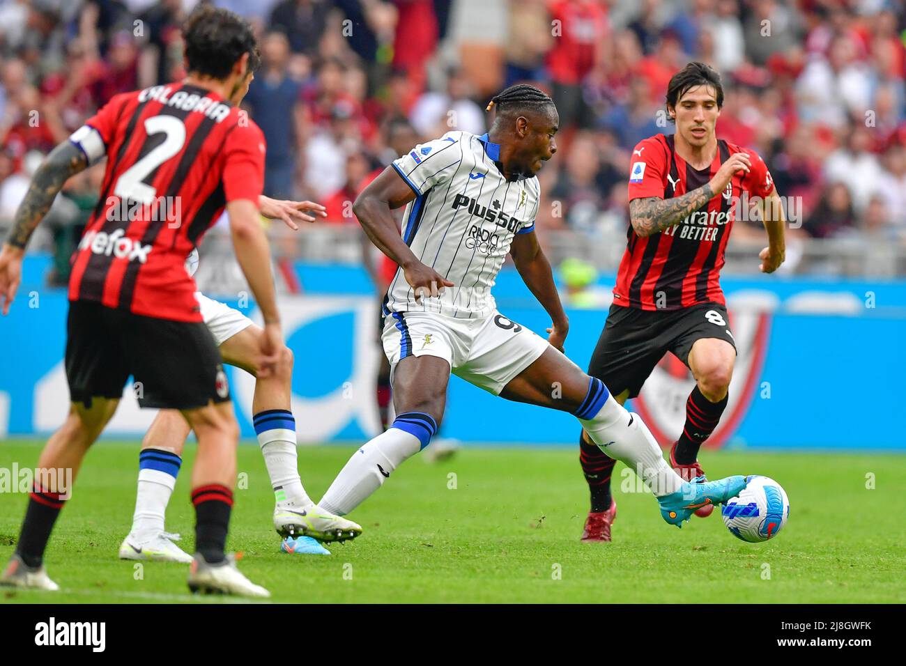 Mailand, Italien. 15.. Mai 2022. Duvan Zapata (91) von Atalanta in der Serie A Spiel zwischen AC Mailand und Atalanta in San Siro in Mailand gesehen. (Foto: Gonzales Photo/Alamy Live News Stockfoto