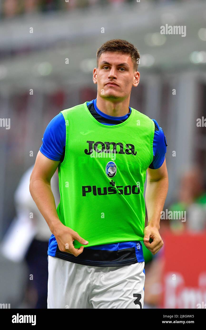 Mailand, Italien. 15.. Mai 2022. Joakim Maehle (3) von Atalanta macht sich während des Serie-A-Spiels zwischen AC Mailand und Atalanta in San Siro in Mailand auf den Vortag. (Foto: Gonzales Photo/Alamy Live News Stockfoto