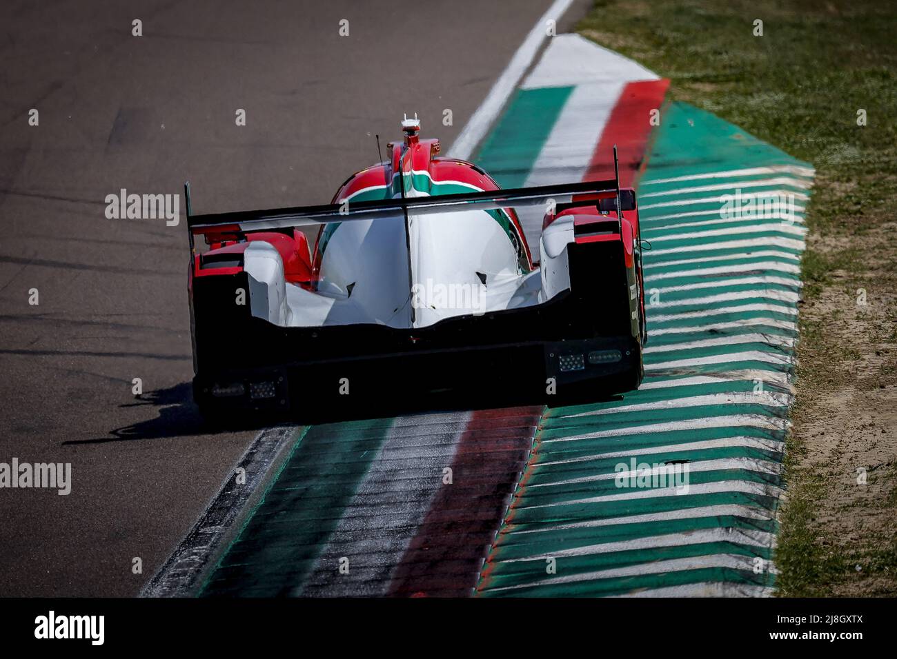 Imola, Italien, 15/05/2022, 09 DELETRAZ Louis (SWI), HABSBURG Ferdinand (aut), COLOMBO Lorenzo (ita), Prema Racing, Orca 07 - Gibson, Aktion während der 4 Stunden von Imola 2022, 2. Lauf der 2022 European Le Mans Series auf dem Imola Circuit vom 12. Bis 15. Mai in Imola, Italien - Foto: Paulo Maria/DPPI/LiveMedia Stockfoto