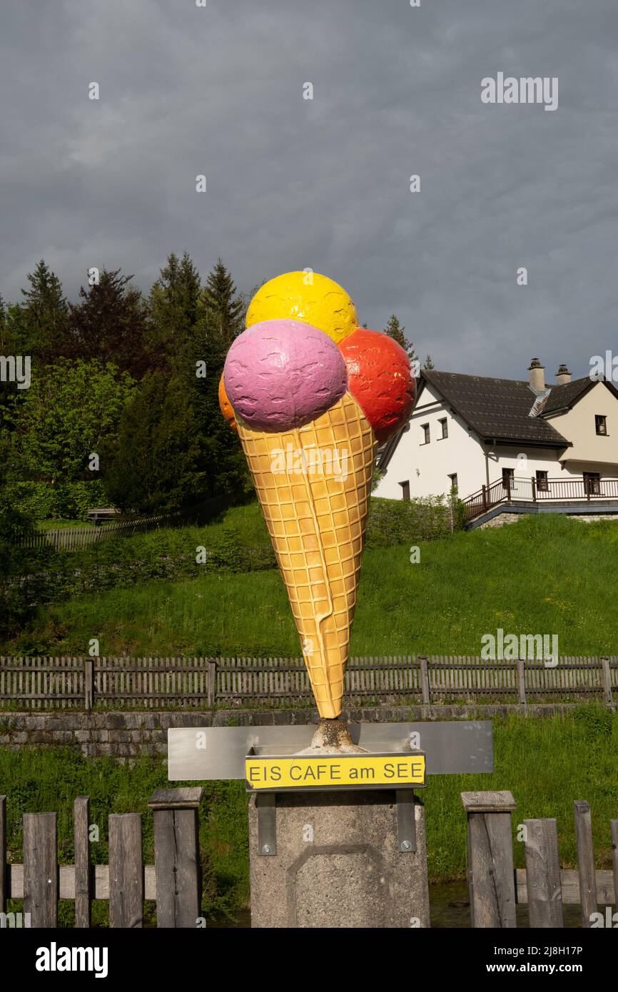 Diese Werbung ist einfach und jeder versteht sofort, worum es geht. Stockfoto